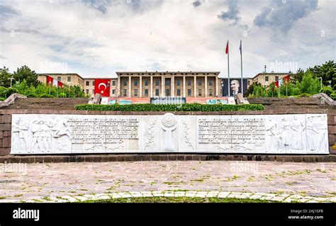 Zgromadzenie Narodowe w Ankara: Symbol odrodzenia Turcji po upadku Imperium Ottomańskiego